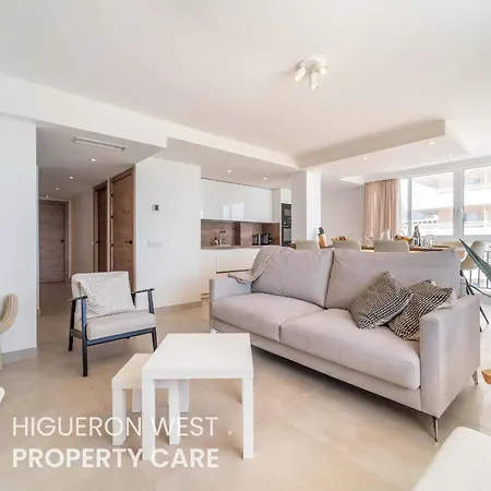 Casa Niza - 3-bedroom Beachfront Apartment, Carvajal Beach, 아파트 *