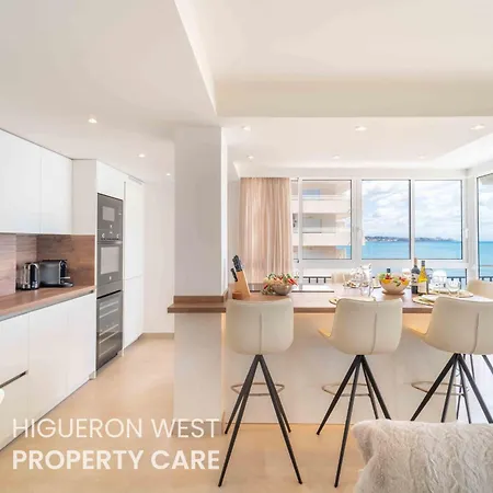 아파트 Casa Niza - 3-bedroom Beachfront Apartment, Carvajal Beach,